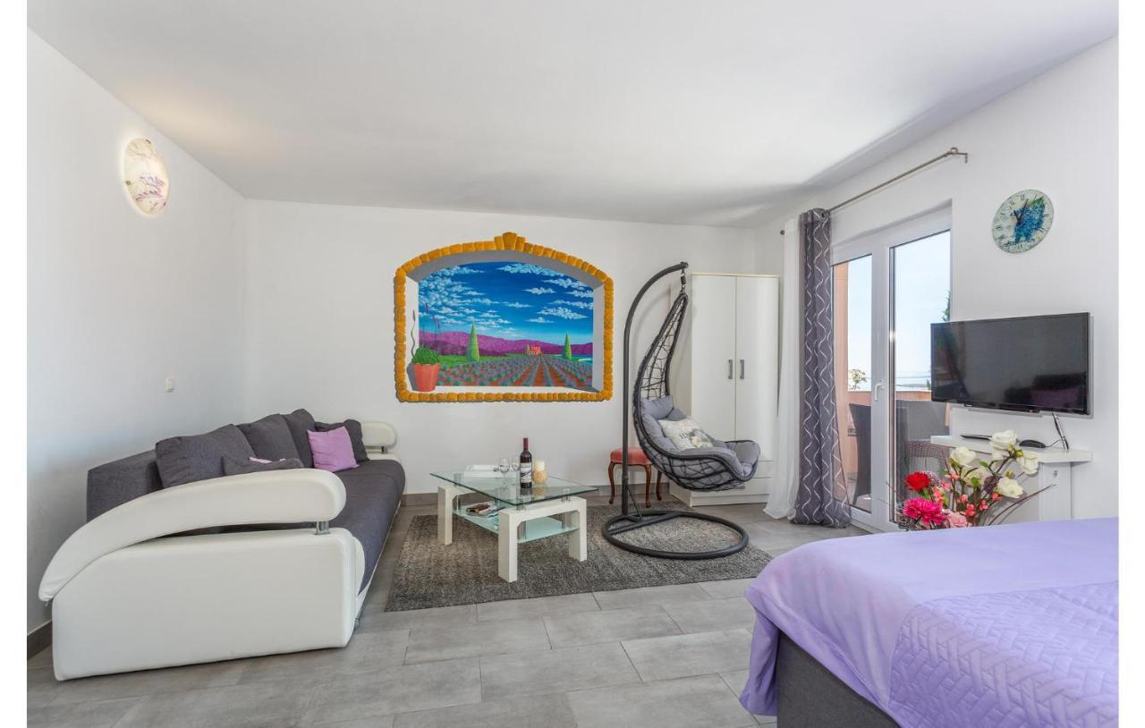 Beautiful Apartment In Stara Baska With Wifi Eksteriør billede